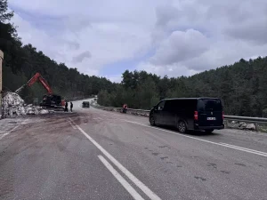 Manavgat’ta Heyelan: Yol Yeniden Açıldı