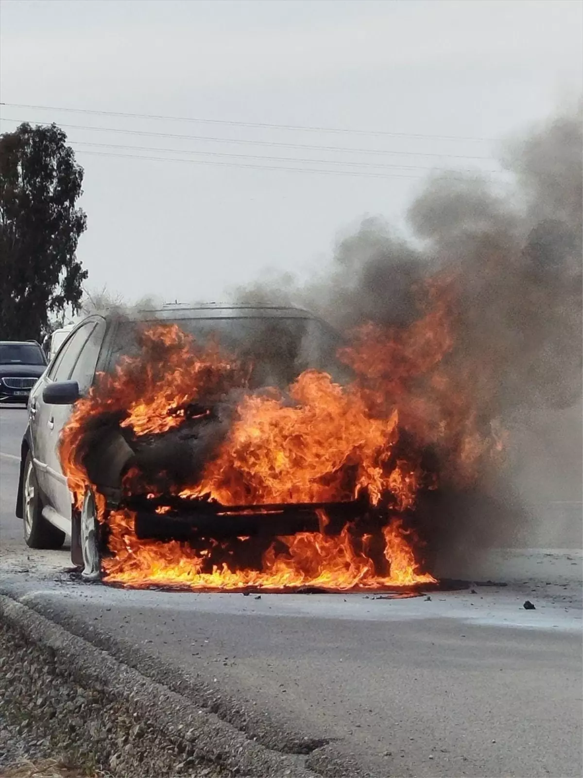 Manavgat’ta Otomobil Yangını