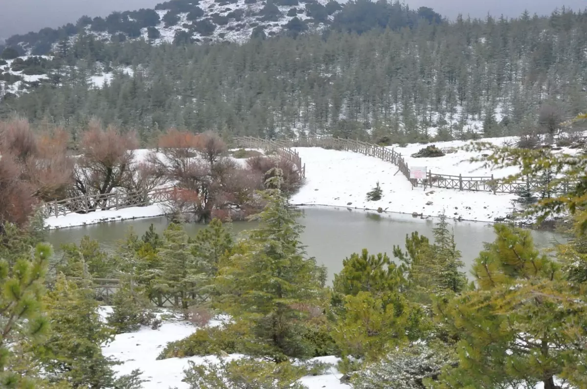 Manisa’da Spil Dağı’na Kar Yağdı