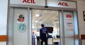 Manisa’da üç otomobilin karıştığı kazada 2 kişi ölü, 5 kişi yaralandı