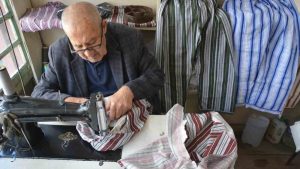 Manisa’da üretiliyor! Unutulan çizgili pijamalar yeniden revaçta