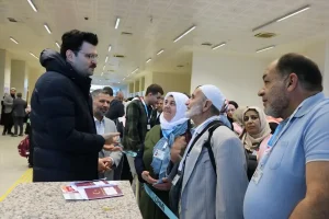 Mardin’de “Aile Yılı” kapsamında evliliklerinde 25 yılı geride bırakan 47 çift umreye uğurlandı