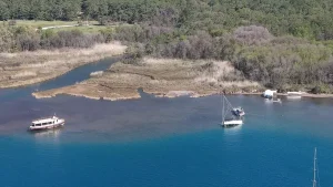 Marmaris’te Deniz Suyu 5 Metre Çekildi