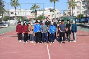 Mersin’de Gençler için Tenis Kursu