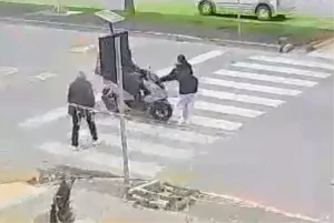 Mersin’de Motokurye Kaza Yaptı