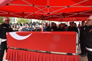 Mersin’de trafik kazasında şehit olan polis memuru Ünal, Kırıkkale’de son yolculuğuna uğurlandı