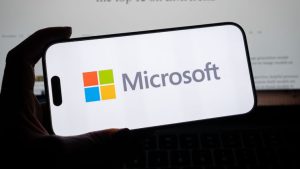 Microsoft 2008’den beri en kötü çeyreğe hazırlanıyor