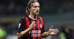 Milan 40 yaşındaki Modric’e yeni sözleşme hazırlığında