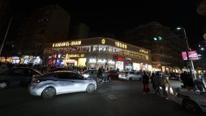 Mısır’da tasarruf alarmı: Dükkanlar erken kapandı, sokaklar karardı