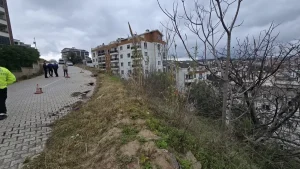 Mudanya’da Sağanak Sonrası Yol Çöktü