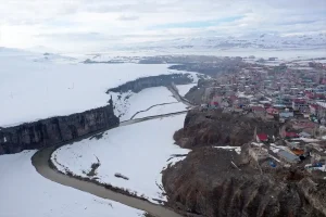 Murat Kanyonu’nda Bahar Beyazı