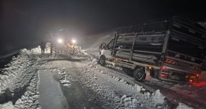 Muş’ta kar esareti: Onlarca kişi kurtarıldı