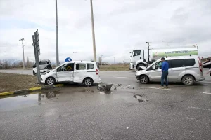 Muş’ta Trafik Kazası: 9 Yaralı