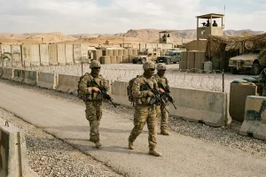 NATO, Irak misyonunda görev yapan tüm personeli Avrupa’ya tahliye etti