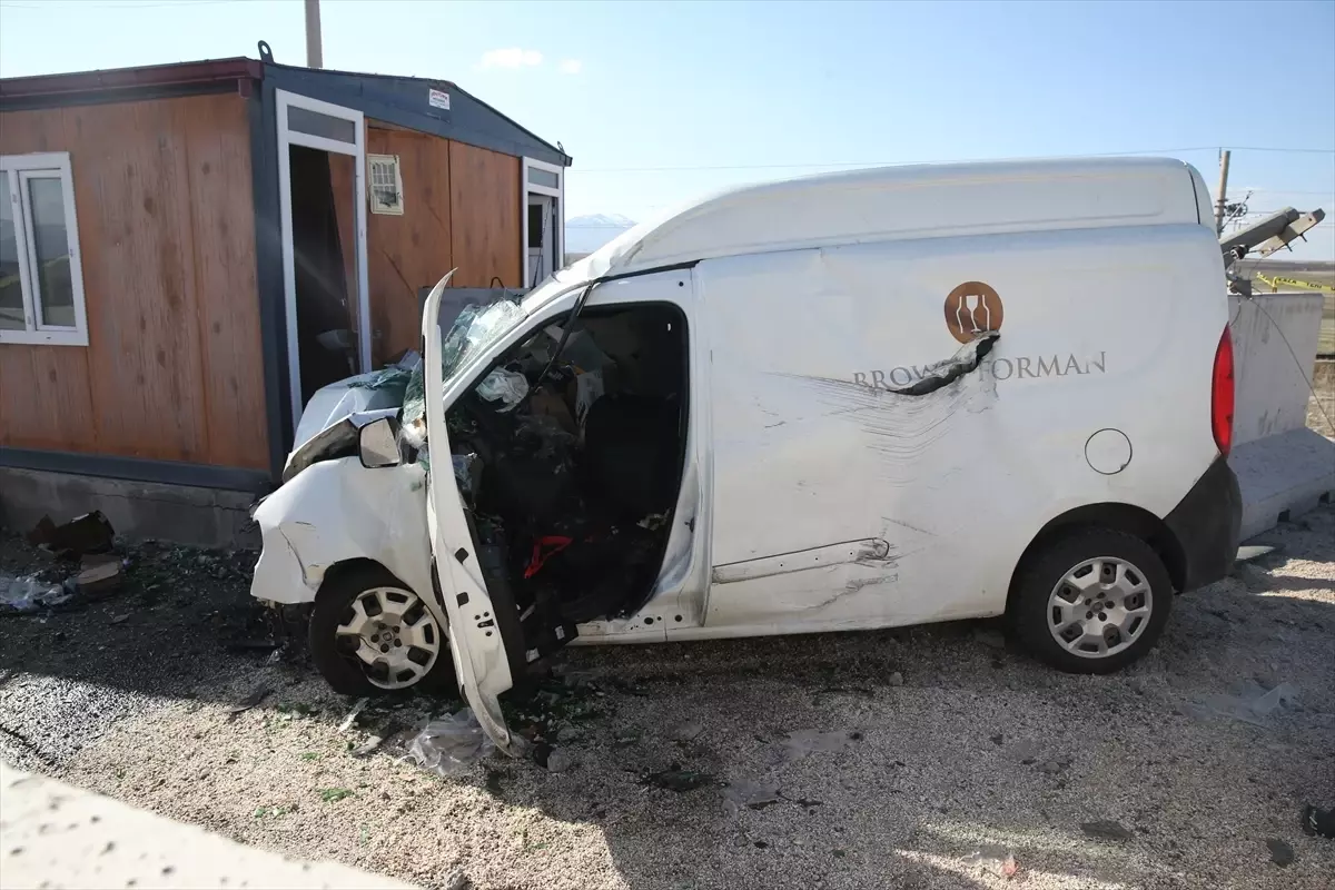 Niğde’de Trafik Kazası: Sürücü Hayatını Kaybetti