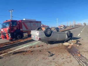 Nurhak’ta iki otomobil çarpıştı: 2 yaralı