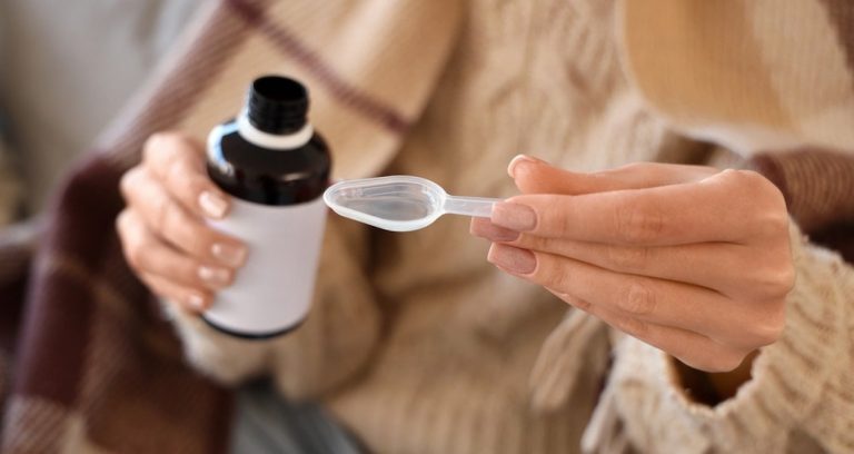 Öksürüğü anında kesiyor, rahat nefes aldırıyor: Şurup içme derdine son