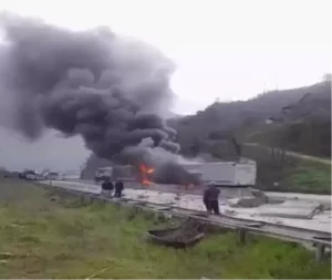 Pamukova’da Zincirleme Kaza: 2 Yaralı