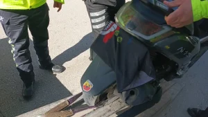 Plakasını kapattığı motosikletiyle polisten kaçarken kaza yapan sürücü öldü