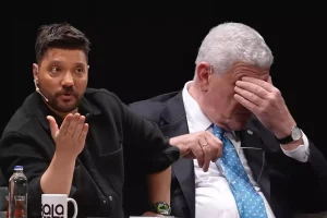 Programa damga vuran an: Müsavat Dervişoğlu ile Oğuzhan Uğur konuşurken “ölüm” haberi geldi