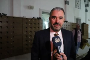 Pursaklar’da Kadir Gecesi’nde Çocuklara Sürpriz