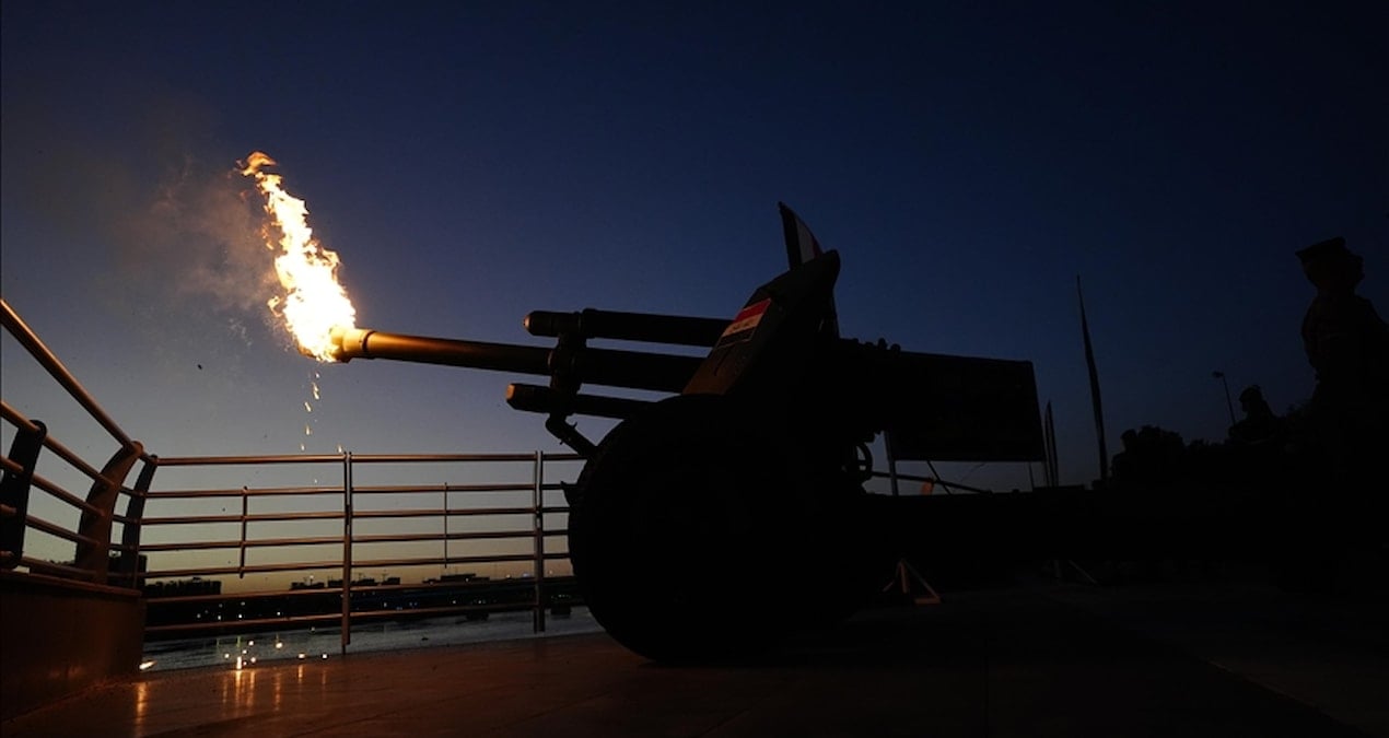 Ramazan topu yüzünde patladı