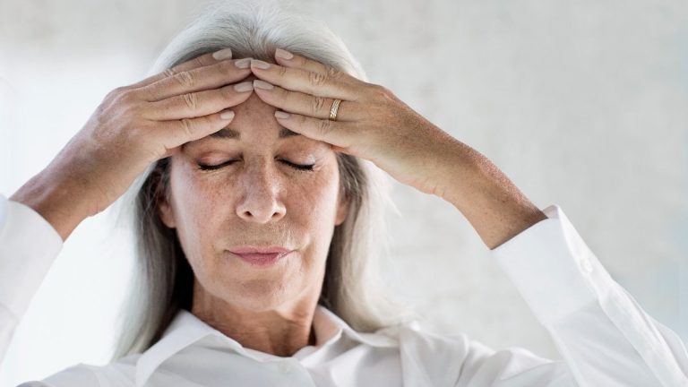 Ramazan’da baş ağrısıyla nasıl mücadele edilir: Sahura kadar 2,5 su tüketilmeli