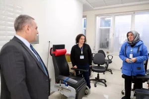 Rektör Altun, Sağlık Çalışanlarını Ziyaret Etti