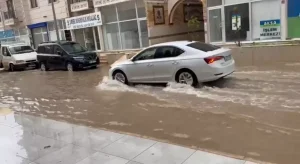 Reyhanlı’da Dolu ve Sağanak Hayatı Olumsuz Etkiledi