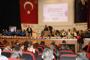 RTÜK Üyesi Davulcu, Amasya’da Öğrencilerle Buluştu