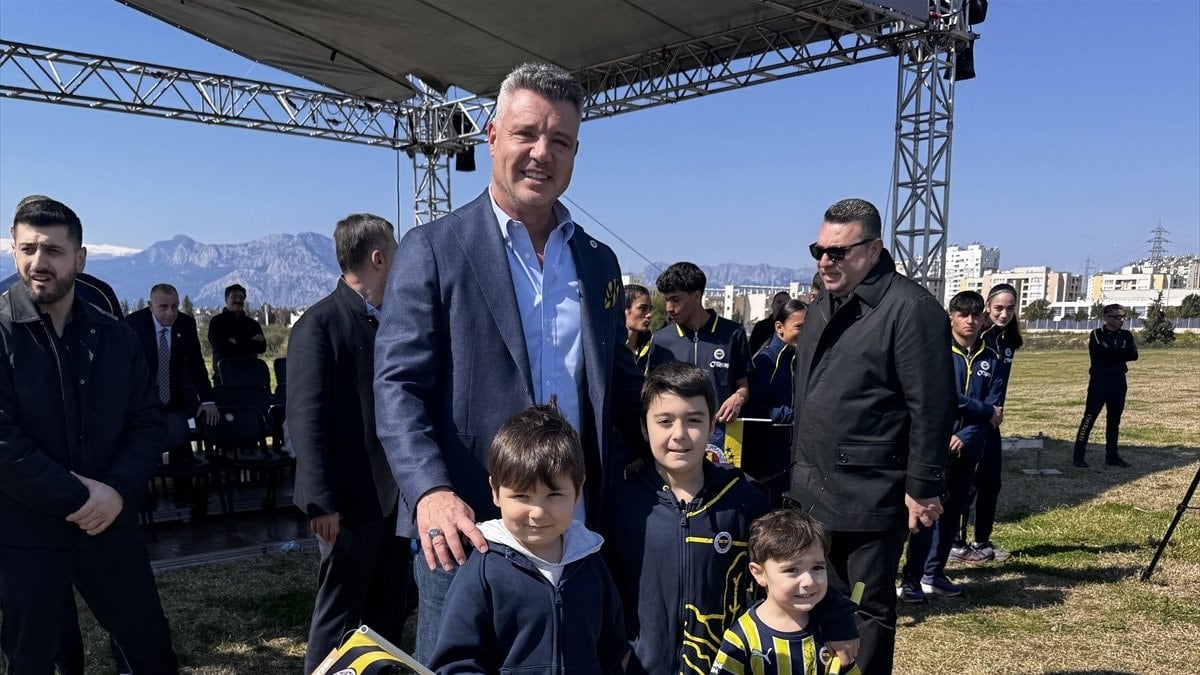 Sadettin Saran, Antalya’da kupa verdi