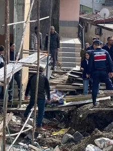 Sağlık ocağı inşaatında 3’üncü kattan düşen işçi öldü