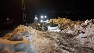 Salıpazarı’nda Karla Mücadele Devam Ediyor