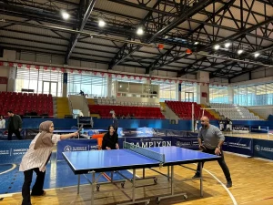 Salıpazarı’nda Sağlık Çalışanları Masa Tenisi Turnuvası
