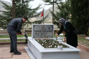 Samsun, Tokat ve Kastamonu’da vatandaşlar bayram arifesinde mezarlıkları ziyaret etti