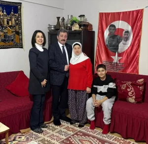 Samsun Valisi Tavlı ve eşi, şehit ailesinin iftar sofrasına konuk oldu