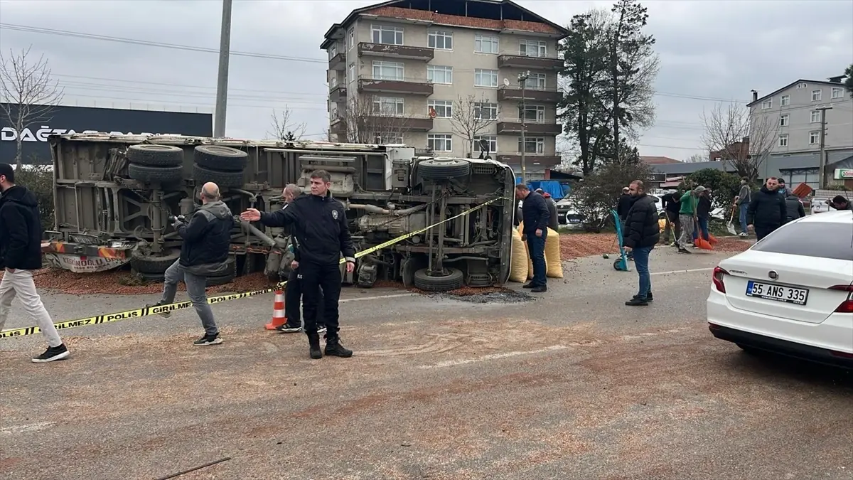 Samsun’da Ambulans Kamyona Çarptı: 1 Ölü, 3 Yaralı