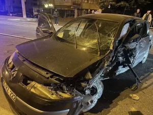 Samsun’da Köprü Korkuluğuna Çarpan Araçta İki Yaralı