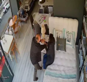 Samsun’da Öğretmen Eşini Darbetti