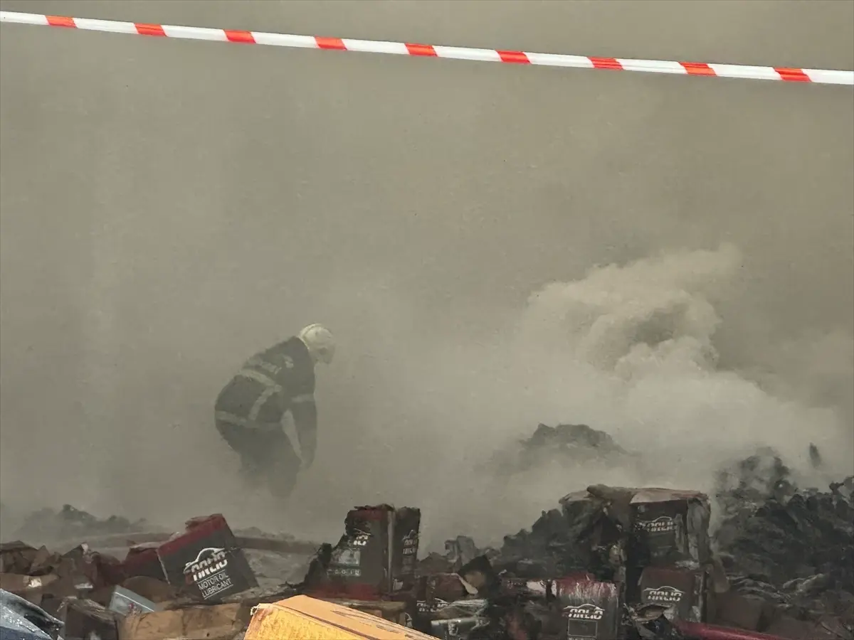 Şanlıurfa’da Otomotiv Deposunda Yangın