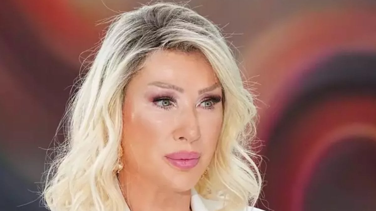Seda Sayan’ın yüzü yine değişti! Son görüntüsü herkesi şaşırttı