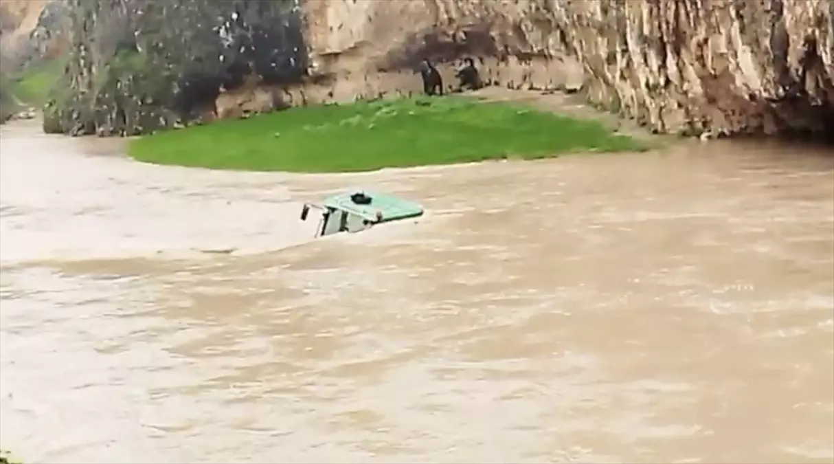 Selden Mağaraya Sığınan 4 Kişi Kurtarıldı