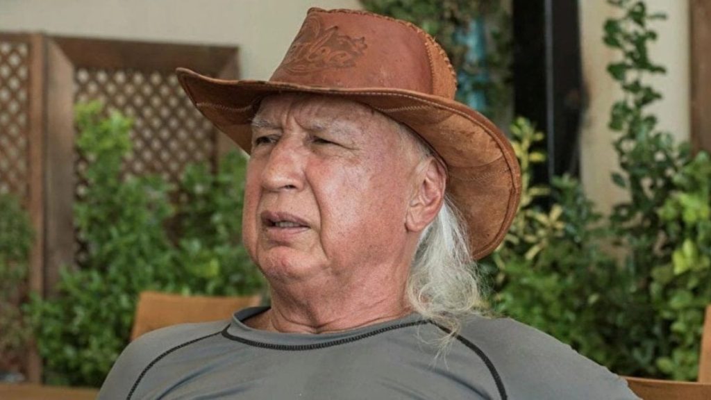 Şener Üşümezsoy’dan çıplak kar pozları: “Üşümüyorum”