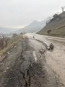 Şenoba’da Yağış Nedeniyle Yol Çöktü