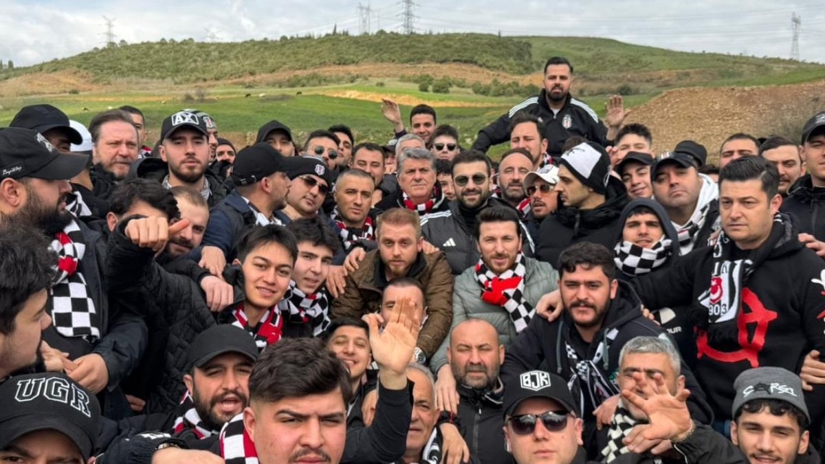 Serdal Adalı Kocaelispor deplasmanında taraftarlarla birlikte gitti