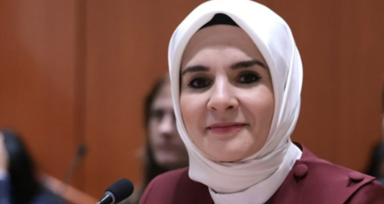 Seyyah bakanın 4 ayı dışarıda geçti