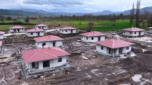 Sındırgı’da Depremzedelere Yeni Konutlar
