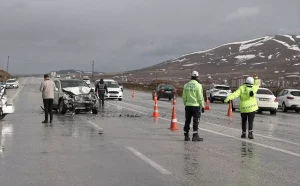 Sivas’ta Zincirleme Kaza: 1 Ölü, 5 Yaralı
