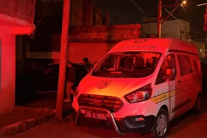 Sokak ortasında silahlı kavga! Olayla ilgisi olmayan genç kız ile 2 kişi öldü