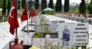 Soma davasında kamu görevlileri için verilen “zaman aşımı” kararına tepki: Adaleti de çocuklarımızla beraber toprağa gömmüş olduk